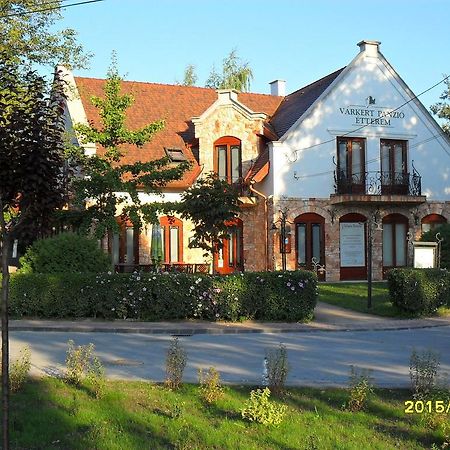 Varkert Panzio Miskolc Extérieur photo