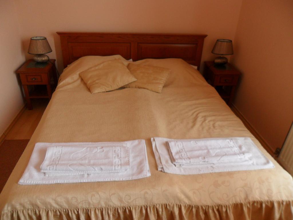 Varkert Panzio Miskolc Extérieur photo