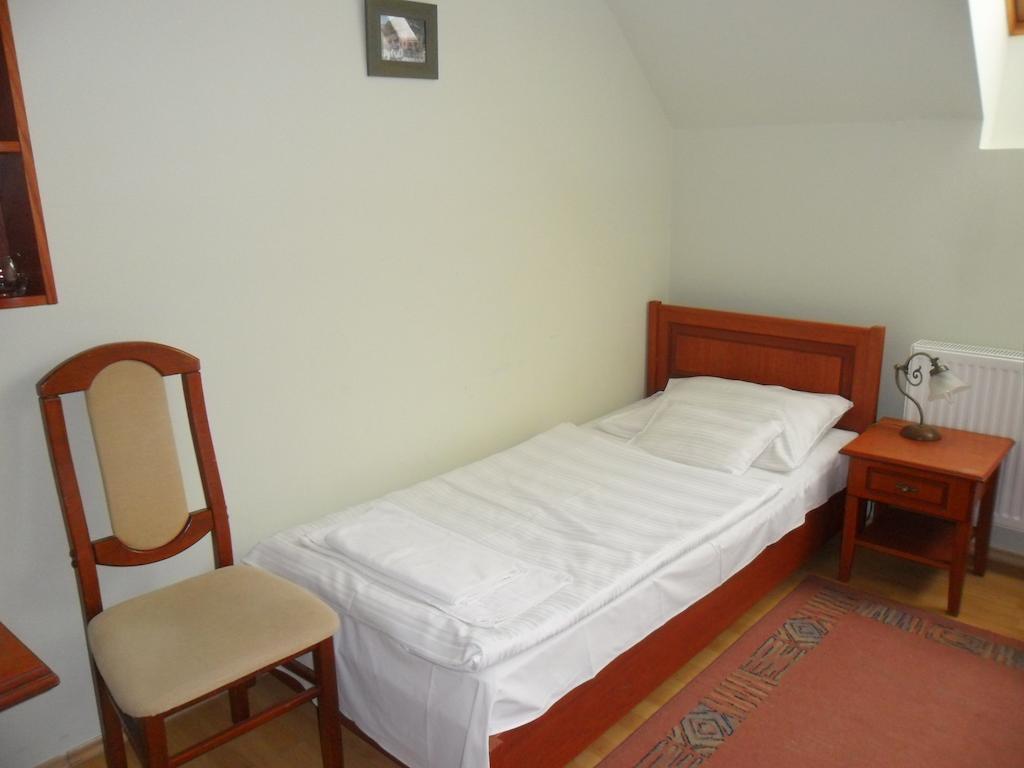 Varkert Panzio Miskolc Chambre photo