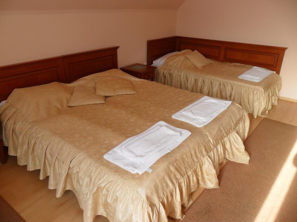 Varkert Panzio Miskolc Extérieur photo