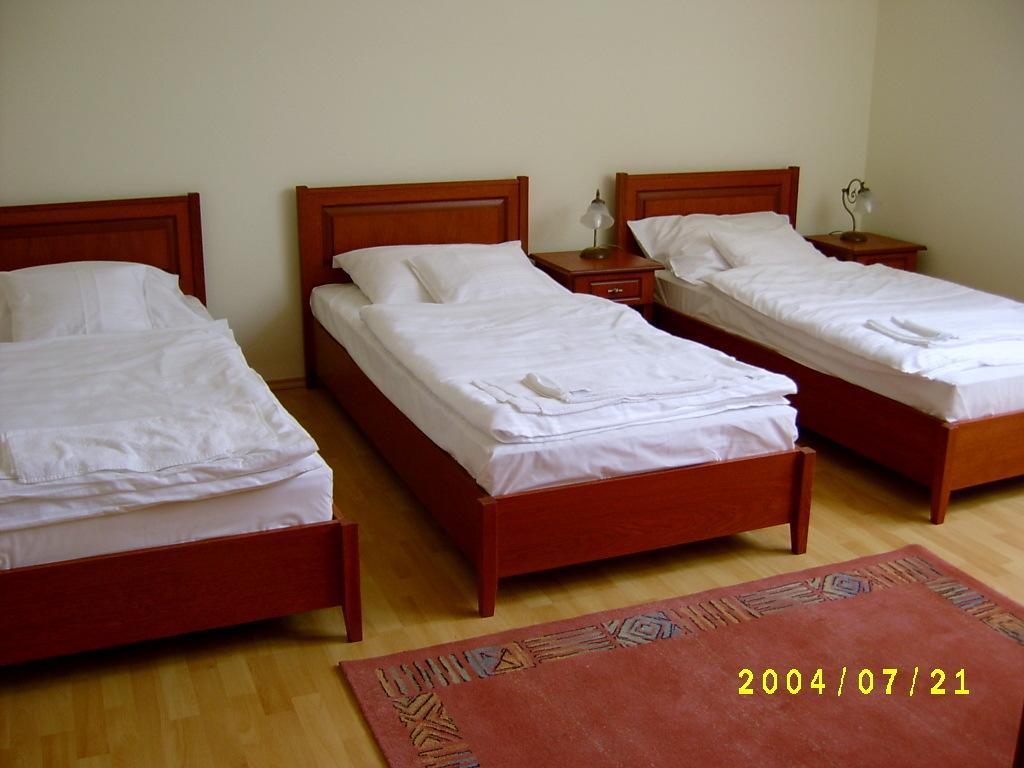 Varkert Panzio Miskolc Chambre photo