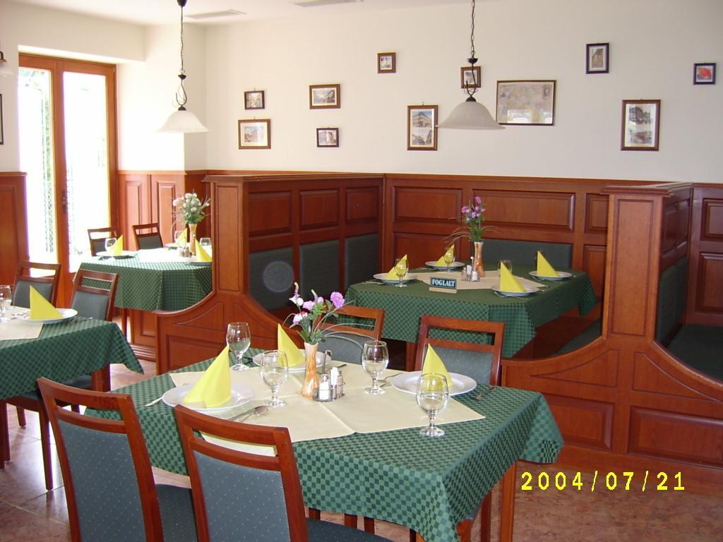 Varkert Panzio Miskolc Extérieur photo